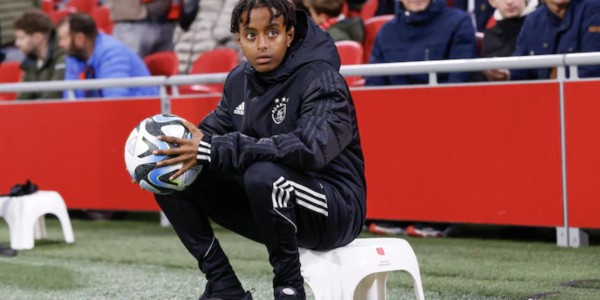 立博体育直通-荷媒：新赛季荷兰联赛将实行新规，球童不得将球直接交给场上球员