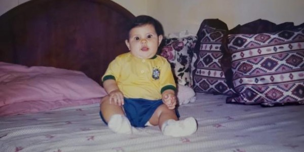 巴西队球员房间有自己儿时照片 你猜得出谁是谁吗